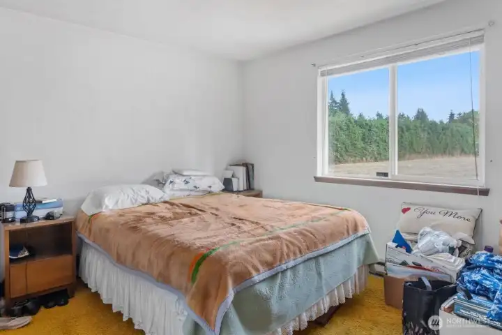 All 3 bedrooms the same size