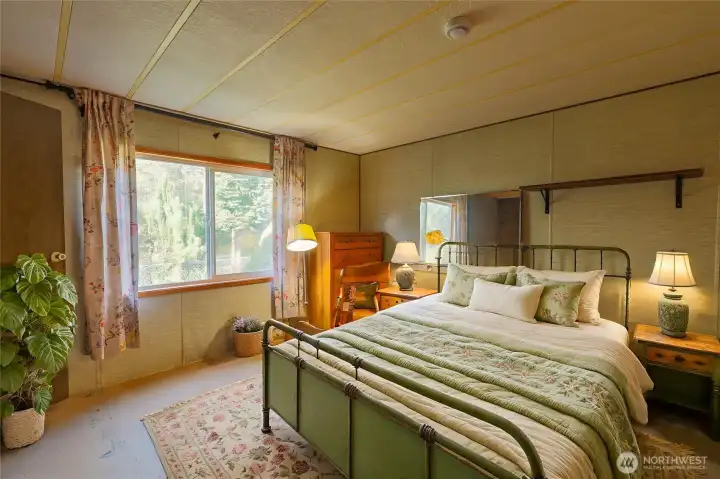 Primary suite