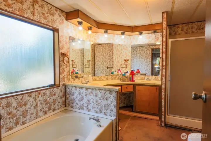 Primary bath