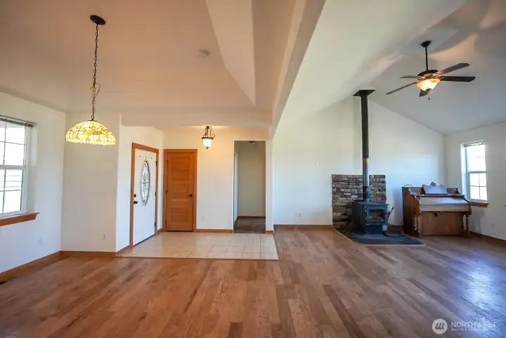 Living room/Dining area