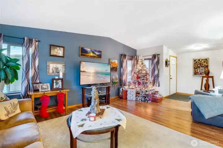 Cozy living room perfect for relaxing after a round of golf