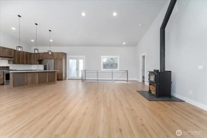 This is the PERFECT layout for entertaining and hosting large get-togethers.