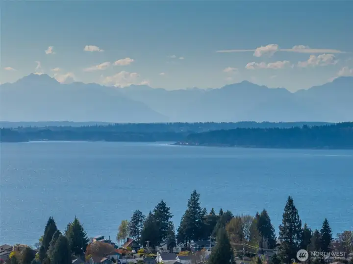 Panoramic views of the sound