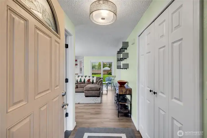 Let's check out the inside...
