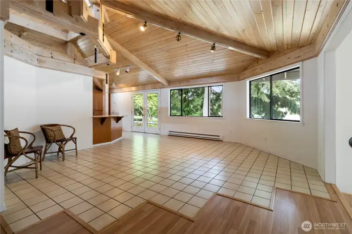 Panoramic views of the lake here every window and glass door offers you a view.