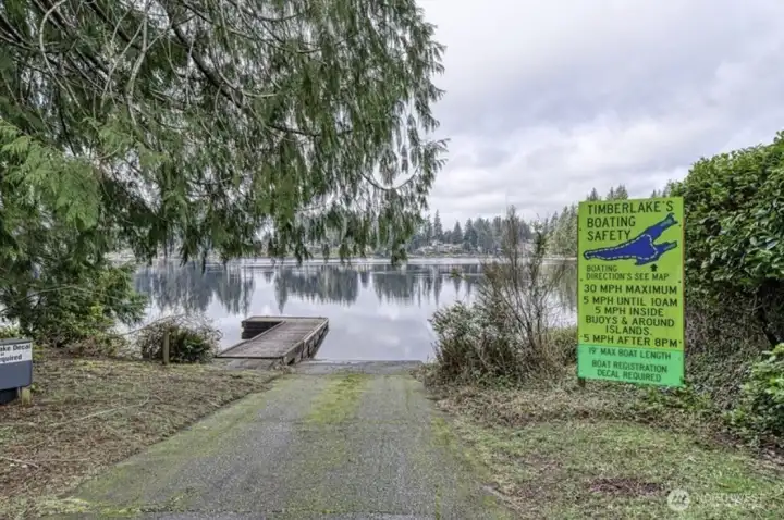 Timberlakes amenities. Boat launches and 2 lakes.