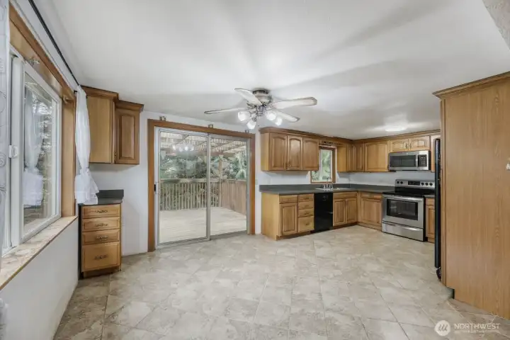 Kitchen and Eating Space.