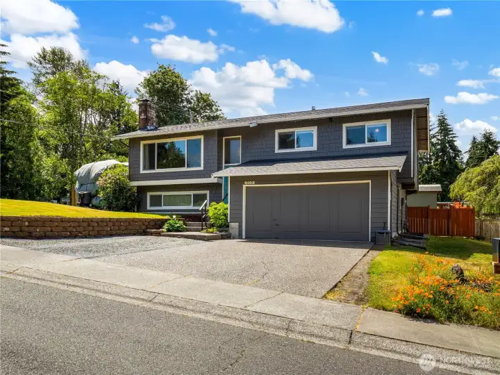 Gates on both sides of the home allow convenient access to the backyard. Gates on both sides of the home allow convenient access to the backyard.