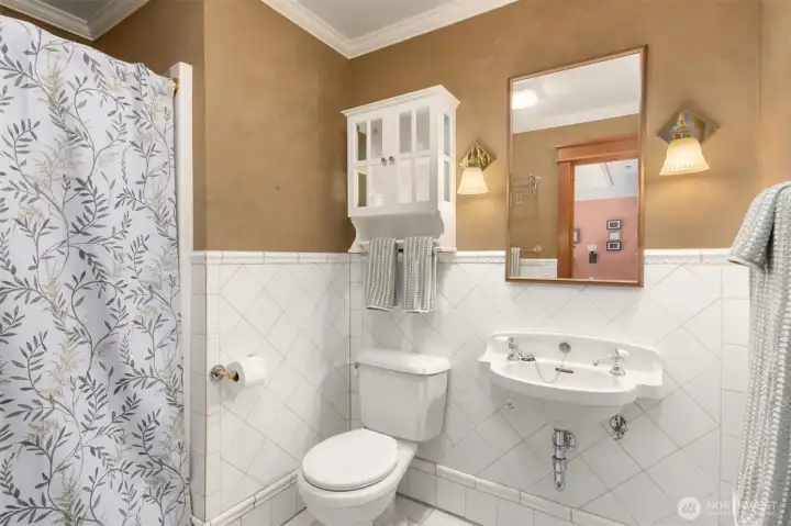 Bath attached to 1 of 3 second floor bedrooms. Bath attached to 1 of 3 second floor bedrooms.