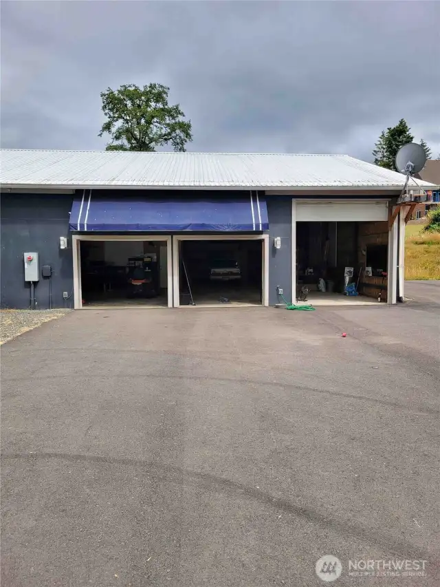 3 Bay Garage