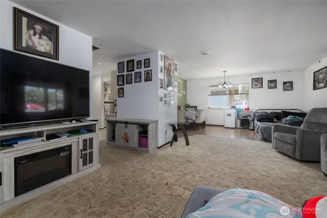 Unit B Living/dining space