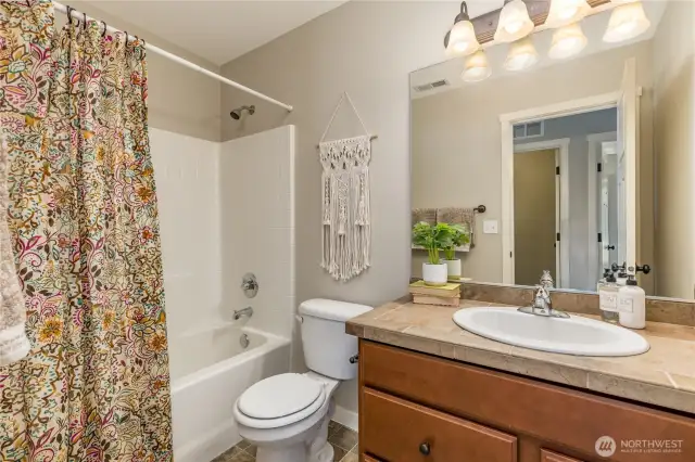 Full hall bath