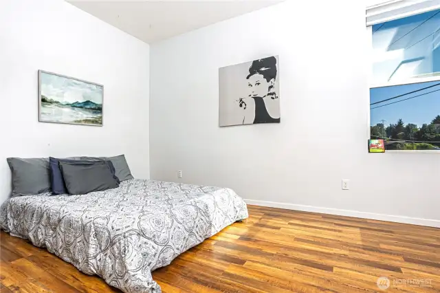 Spacious 2nd upper level bedroom