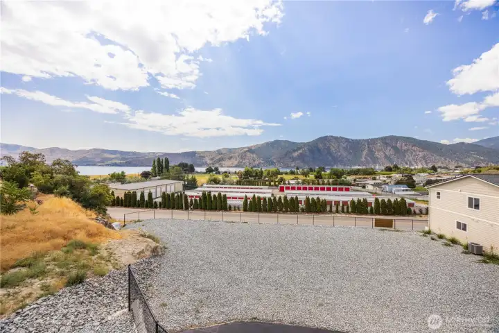 Huge, unimpeded views from the upper balcony.