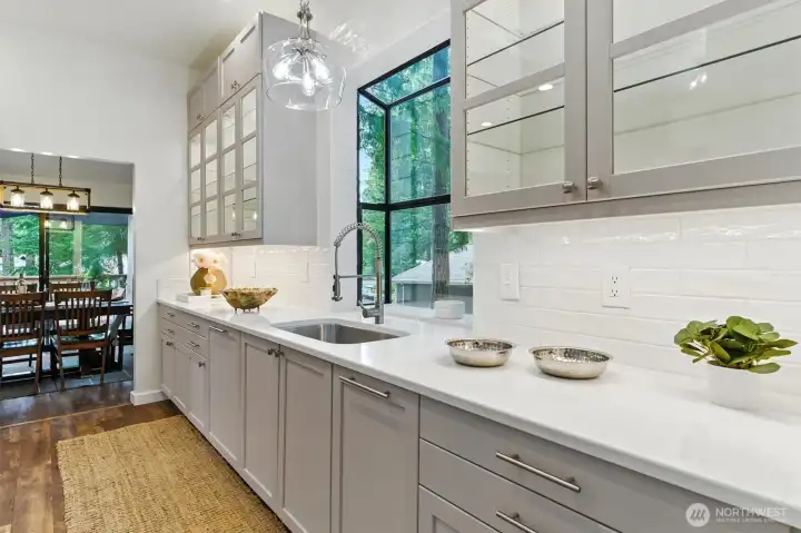 Wow....this kitchen - even better in person!