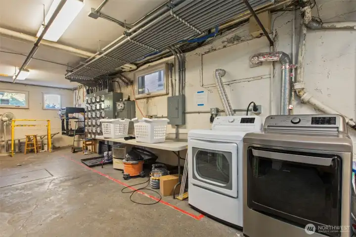 Bonus free community laundry