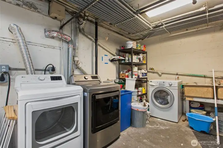 Bonus free community laundry