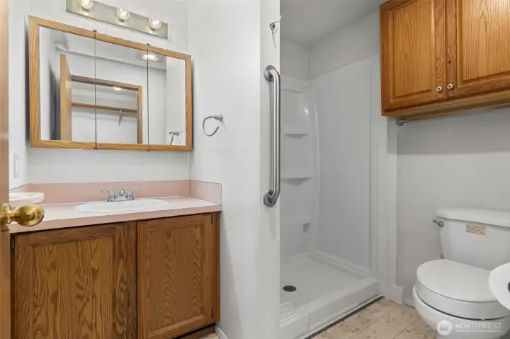 Primary bath