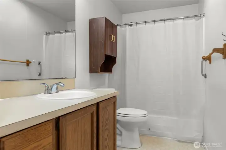Main bathroom