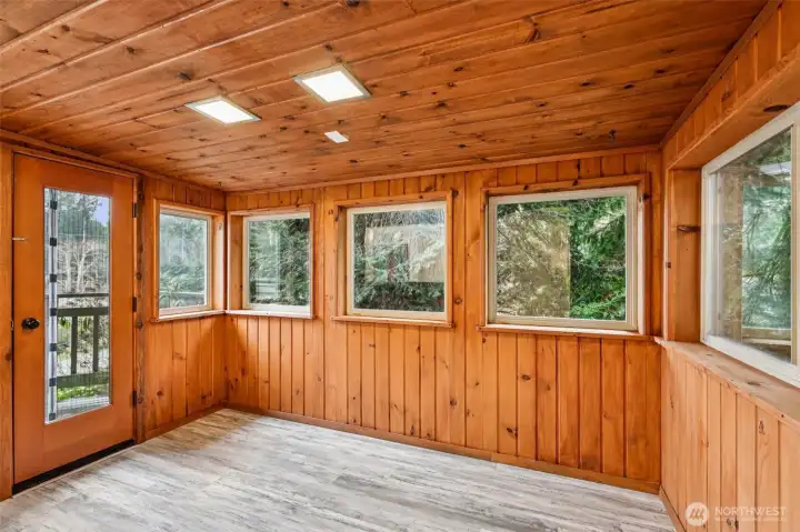 Upper Bonus Room (Office?)