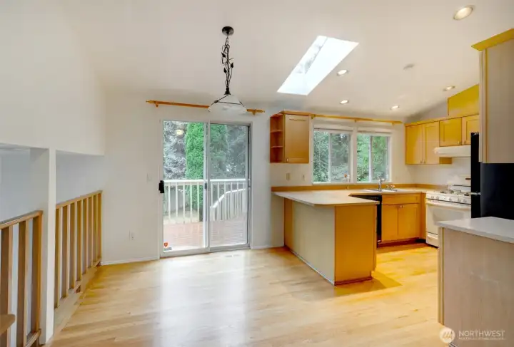 Dining room with Balcony