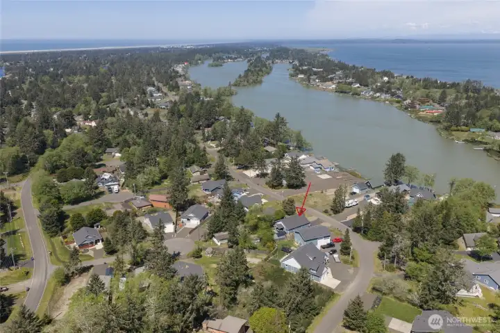 Just minutes to Duck Lake, the Chinook Park boat launch and miles of canals for kayaking, paddle boarding, and fishing