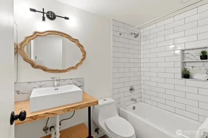 Full guest bath