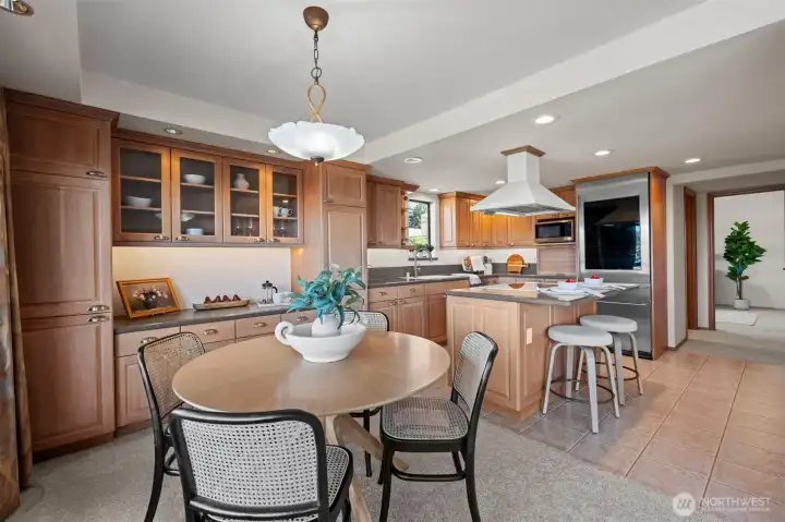 Dining room with built ins is a bonus!