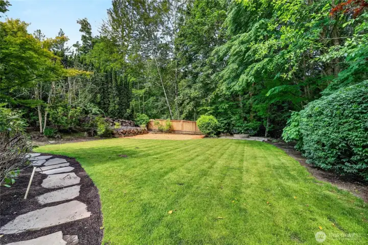Incredible Private Backyard Surrounded by Greenspace - room for Garden, Playset