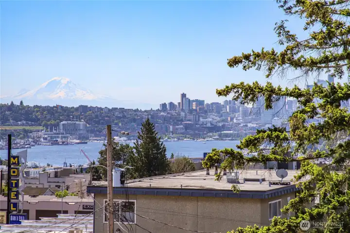 Mt Rainier, Lake Union, City Skyline.