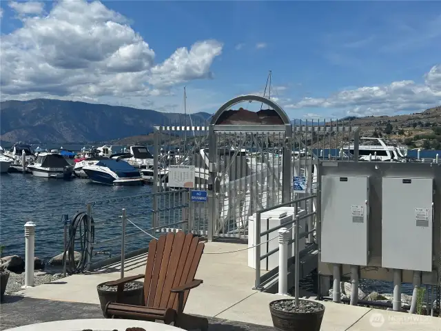 Sunset Marina Lake Chelan 33.58' Boat Slip - EDE2