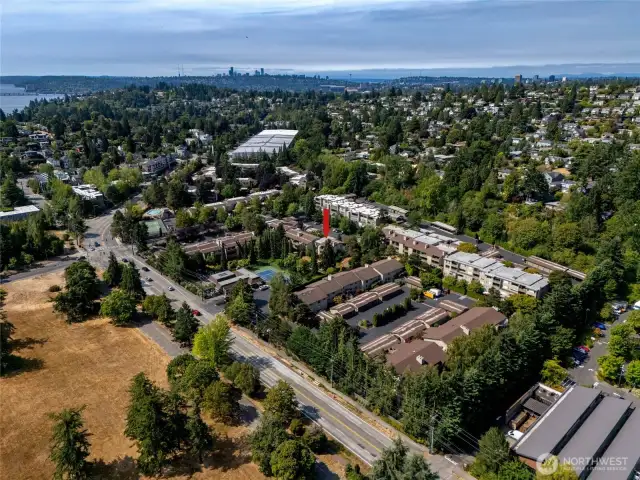 Parkpoint is located on Sand Point Way with frequent bus service to University Village, University of Washington and the Childrens Hospital, to name but a few.