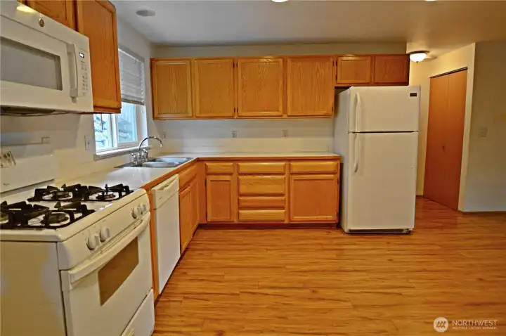 16415 Kitchen