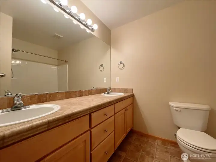 Upper floor bathroom