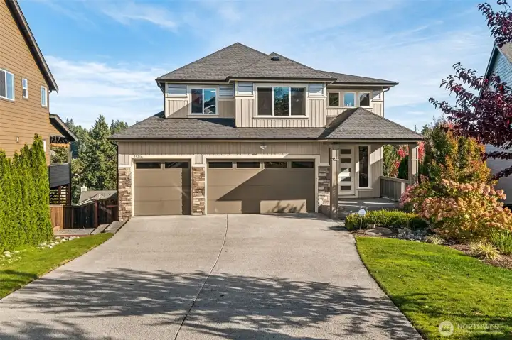 Gorgeous custom-built home by D Moore, Builder of Dreams!