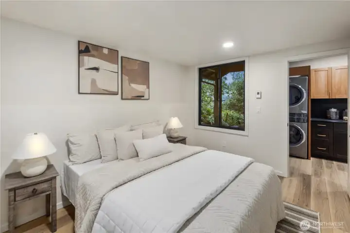 Den/optional bedroom on main.