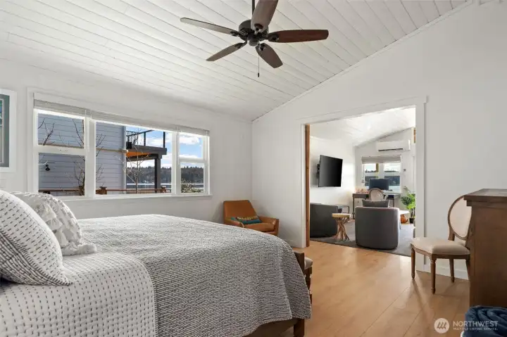 Even when the doors are closed, the view out of the primary window captures views too!