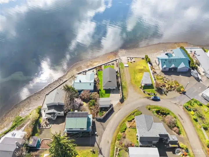 Community beach and boat launch right next door. This community area is a great amenity and enjoyed by few.
