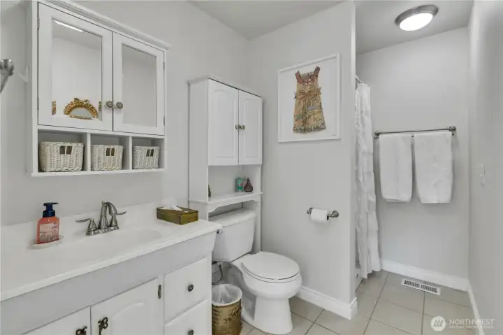 Primary ensuite bath