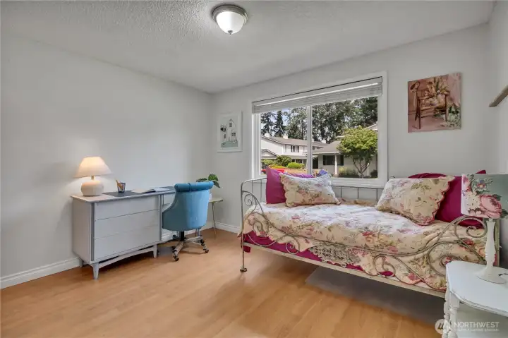 Bright second bedroom ideal for guests or office space
