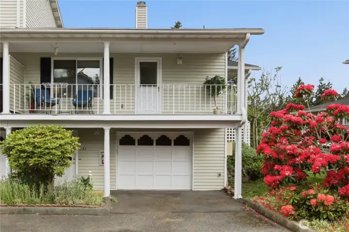 Private garage with 2 additional designated off-street parking spaces. Enjoy the lovely Colonial Forest Community!