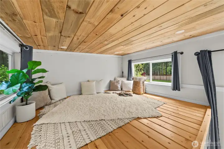 self-sustaining tiny home