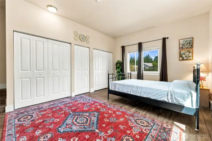 Large Bonus Room Large Bonus Room
