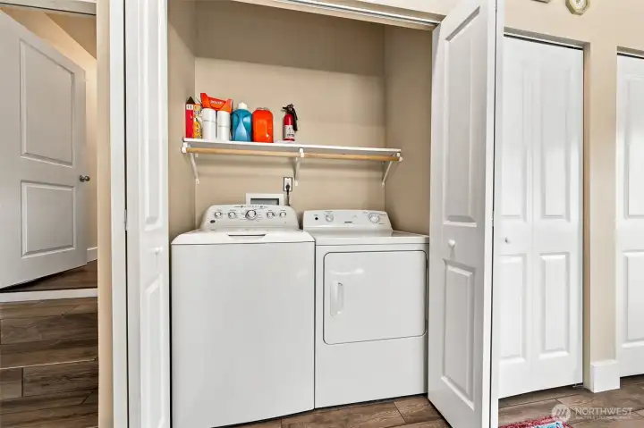 Laundry in Bonus Room Laundry in Bonus Room