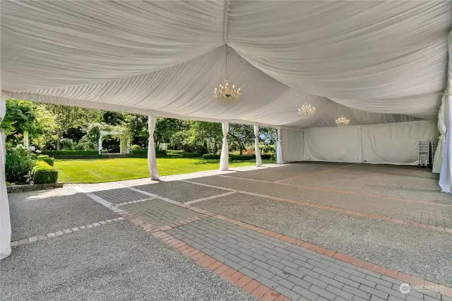 Large event tent