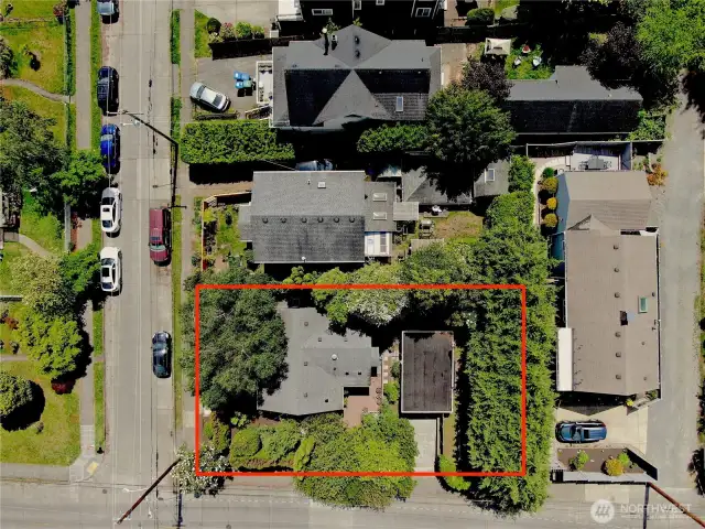 Large 6000sft corner lot with potential for additional DADU