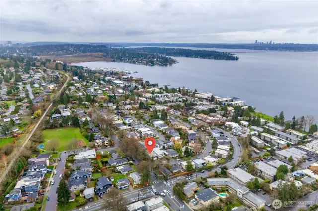 Incredible location - walk to everything that Kirkland has to offer!!