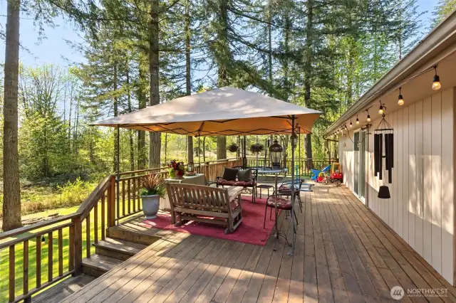 Enjoy the outdoors on the spacious 854 sq ft patio with railed access to the backyard - great for entertaining or unwinding.