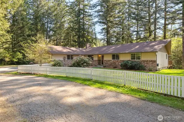 1,982 sf | 3 bed | 2.5 bath | Office