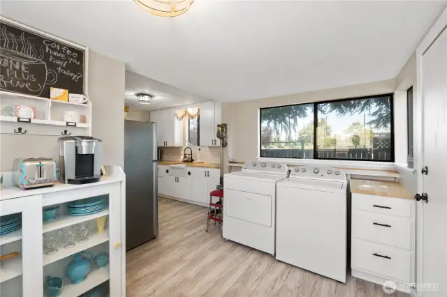 Washer and dryer stay